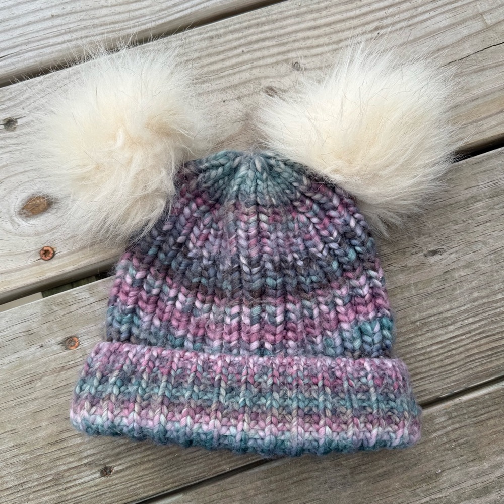 baby gap pom pom knit hat / beanie - small/medium - 2-3 years